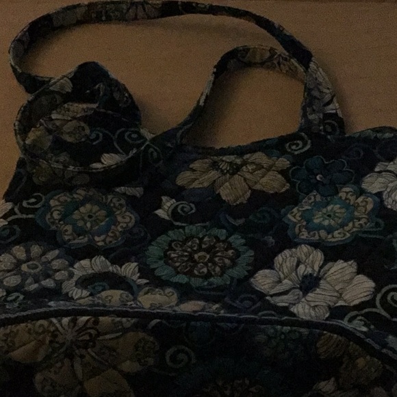 Mod floral blue retired pattern, Vera Bradley. - Picture 3 of 4